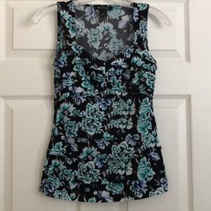 White house black market floral tank (item 026)